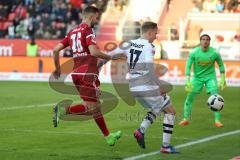 1. Bundesliga - Fußball - FC Ingolstadt 04 - Borussia Mönchengladbach - Lukas Hinterseer (16, FCI) Oscar Wendt (#17 Gladbach) Yann Sommer Torwart (#1 Gladbach)