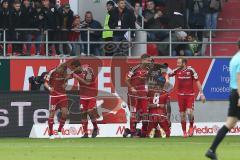1. Bundesliga - Fußball - FC Ingolstadt 04 - Borussia Dortmund - 3:1 Tor durch Darío Lezcano (11, FCI) Jubel mit Roger de Oliveira Bernardo (8, FCI)