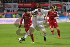 1. Bundesliga - Fußball - FC Ingolstadt 04 - 1. FC Köln - Zweikampf Mathew Leckie (7, FCI) Jonas Hector (14 Köln) Romain Brégerie (18, FCI)