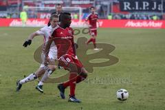 1. Bundesliga - Fußball - FC Ingolstadt 04 - Hamburger SV HSV - Roger de Oliveira Bernardo (8, FCI) Lewis Holtby (8 HSV)