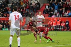 1. Bundesliga - Fußball - FC Ingolstadt 04 - 1. FC Köln - mitte Darío Lezcano (11, FCI) trifft zum Ausgleich Tor Jubel mit Mathew Leckie (7, FCI)