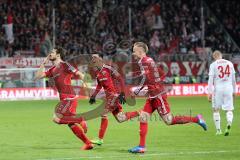 1. Bundesliga - Fußball - FC Ingolstadt 04 - 1. FC Köln - Romain Brégerie (18, FCI) trifft zum 2:2, Tor Jubel mit Alfredo Morales (6, FCI)  Florent Hadergjonaj (33, FCI)