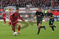 1. Bundesliga - Fußball - FC Ingolstadt 04 - FC Augsburg - Mathew Leckie (7, FCI) Christoph Janker (FCA 16) Dominik Kohr (FCA 21)