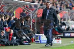 1. Bundesliga - Fußball - FC Ingolstadt 04 - FC Augsburg - Cheftrainer Markus Kauczinski (FCI) ärgert sich, 10 Minuten vor Schluß