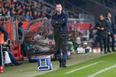 1. Bundesliga - Fußball - FC Ingolstadt 04 - VfL Wolfsburg -an der Seitenlinie Cheftrainer Maik Walpurgis (FCI)