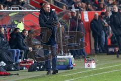 1. Bundesliga - Fußball - FC Ingolstadt 04 - RB Leipzig - Cheftrainer Maik Walpurgis (FCI) gespannt Spannung