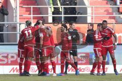 1. Bundesliga - Fußball - FC Ingolstadt 04 - Hamburger SV HSV - Tor Jubel durch Pascal Groß (10, FCI) mit Florent Hadergjonaj (33, FCI) und Mathew Leckie (7, FCI) und Alfredo Morales (6, FCI)