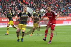 1. Bundesliga - Fußball - FC Ingolstadt 04 - Borussia Dortmund - Matthias Ginter (BVB 28) Lukas Hinterseer (16, FCI)