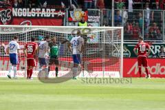 1. BL - Saison 2016/2017 - FC Ingolstadt 04 - FC Schalke 04 - Pascal Groß (#10 FCI) zum 1:1 Ausgleich durch  Elfmeter - Jubel - Fährmann Ralf Torwart Schalke 04 - Foto: Meyer Jürgen