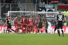 1. Bundesliga - Fußball - FC Ingolstadt 04 - FC Augsburg - 0:1 Tor Freistoß für Augsburg, rechts Torwart Martin Hansen (35, FCI)
