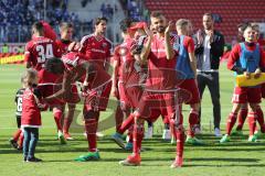 1. Bundesliga - Fußball - FC Ingolstadt 04 - FC Schalke 04 - Speil ist aus 1:1 unentschieden, letzter Spieltag, Team bedankt sich bei den Fans Spruchband Stadionrunde, Humba Tanz, Lukas Hinterseer (16, FCI)