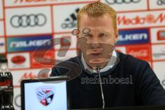 1. Bundesliga - Fußball - FC Ingolstadt 04 - VfL Wolfsburg - Pressekonferenz nach dem Spiel 1:1, Cheftrainer Valérien Ismaël (Wolfsburg) und Cheftrainer Maik Walpurgis (FCI)