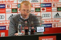 1. Bundesliga - Fußball - FC Ingolstadt 04 - Werder Bremen - Pressekonferenz nach dem Spiel Cheftrainer Alexander Nouri (Bremen) und Cheftrainer Maik Walpurgis (FCI) mit Pressesprecher Oliver Samwald