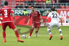 1. Bundesliga - Fußball - FC Ingolstadt 04 - Borussia Mönchengladbach - Anthony Jung (3, FCI) Romain Brégerie (18, FCI) Jonas Hofmann (#23 Gladbach)