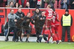 1. BL - Saison 2016/2017 - FC Ingolstadt 04 - Borussia Dortmund - Lezano Farina,Dario (#37 FCI) zum Treffer zum 2:0 - Markus Kauczinski (Trainer FCI) - Jubel - Foto: Meyer Jürgen