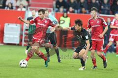 1. BL - Saison 2016/2017 - FC Ingolstadt 04 - FC Augsburg - Markus Suttner (#29 FCI) - Pascal Groß (#10 FCI) - Koo Ja-Cheol #19 Augsburg - Foto: Meyer Jürgen