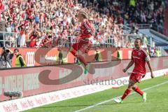 1. Bundesliga - Fußball - FC Ingolstadt 04 - 1. FSV Mainz 05 - Tor Jubel Florent Hadergjonaj (33, FCI) mit Marvin Matip (34, FCI)