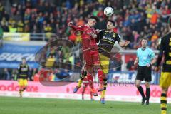 1. Bundesliga - Fußball - FC Ingolstadt 04 - Borussia Dortmund - Alfredo Morales (6, FCI)  Marc Bartra (BVB 5)