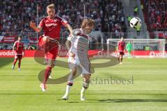 1. Bundesliga - Fußball - FC Ingolstadt 04 - Bayer 04 Leverkusen - Sonny Kittel (21, FCI) Ballannahme in der Luft Torschuß, Tin Jedvaj (16 Leverkusen )