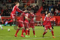 1. Bundesliga - Fußball - FC Ingolstadt 04 - 1. FC Köln - Darío Lezcano (11, FCI) triftt Tor Jubel mit Sonny Kittel (21, FCI) Alfredo Morales (6, FCI)  Romain Brégerie (18, FCI) Florent Hadergjonaj (33, FCI)