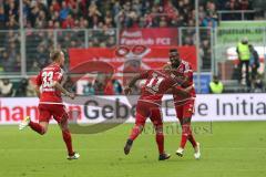 1. Bundesliga - Fußball - FC Ingolstadt 04 - Borussia Dortmund - Tor Jubel 2:0 durch Darío Lezcano (11, FCI) Roger de Oliveira Bernardo (8, FCI) Florent Hadergjonaj (33, FCI)