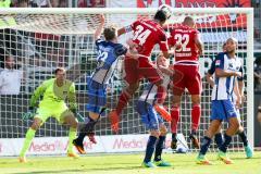 1. BL - Saison 2016/2017 - FC Ingolstadt 04 - Hertha BSC - Marvin Matip (#34 FCI) beim Kopfball - Marcel Tisserand (#32 FCI) - Foto: Meyer Jürgen