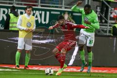 1. BL - Saison 2016/2017 - FC Ingolstadt 04 - VFL Wolfsburg - Anthony Jung (#3 FCI) - Josuha Guilavogui (23 Wolfsburg)  - Foto: Meyer Jürgen