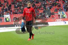 1. Bundesliga - Fußball - FC Ingolstadt 04 - FC Augsburg - Torwart Martin Hansen (35, FCI) vor dem Spiel