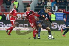 1. Bundesliga - Fußball - FC Ingolstadt 04 - RB Leipzig - Alfredo Morales (6, FCI) Yussuf Poulsen (9 Leipzig)