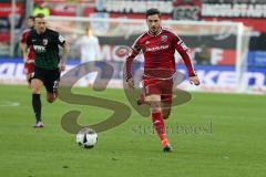1. Bundesliga - Fußball - FC Ingolstadt 04 - FC Augsburg - Mathew Leckie (7, FCI) Jonathan Schmid (FCA 11)