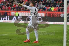 1. BL - Saison 2016/2017 - FC Ingolstadt 04 - FC Augsburg - Martin Hansen (#35 FCI) gibt Anweisungen - Foto: Meyer Jürgen