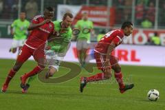 1. BL - Saison 2016/2017 - FC Ingolstadt 04 - VFL Wolfsburg - Roger de Oliveira Bernardo (#8 FCI) - Maximilian Arnold (27 Wolfsburg)  - Marvin Matip (#34 FCI) - Foto: Meyer Jürgen