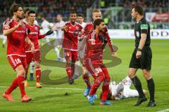 1. BL - Saison 2016/2017 - FC Ingolstadt 04 - 1.FC Köln - Almog Cohen (#36 FCI) foult Osako von FC Köln und es gibt Elfmeter - Die Spieler reklamieren beim Schiedsrichter - Foto: Meyer Jürgen