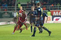 1. Bundesliga - Fußball - FC Ingolstadt 04 - RB Leipzig - Mathew Leckie (7, FCI) Emil Forsberg (10 Leipzig)