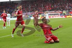 1. Bundesliga - Fußball - FC Ingolstadt 04 - Werder Bremen - Darío Lezcano (11, FCI) zieht ab trifft zum 1:0 Tor Jubel, Pascal Groß (10, FCI)