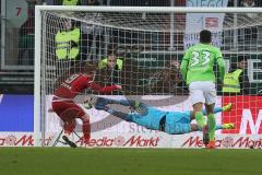 1. BL - Saison 2016/2017 - FC Ingolstadt 04 - VFL Wolfsburg - Moritz Hartmann (#9 FCI) beim Elfmeter - Torwart Diego Benaglio (1 Wolfsburg)  - Foto: Meyer Jürgen