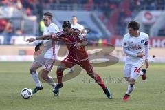 1. Bundesliga - Fußball - FC Ingolstadt 04 - Hamburger SV HSV - Lewis Holtby (8 HSV) Darío Lezcano (11, FCI) Gotoku Sakai (24 HSV)