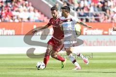 1. Bundesliga - Fußball - FC Ingolstadt 04 - Bayer 04 Leverkusen - Mathew Leckie (7, FCI) Charles Aranguiz (Leverkusen 20)