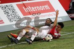 1. Bundesliga - Fußball - FC Ingolstadt 04 - 1. FC Köln - Zweikampf am Boden Jonas Hector (14 Köln) Alfredo Morales (6, FCI)
