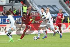 1. Bundesliga - Fußball - FC Ingolstadt 04 - Borussia Mönchengladbach - Darío Lezcano (11, FCI) Oscar Wendt (#17 Gladbach)