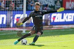 1. BL - Saison 2016/2017 - FC Ingolstadt 04 - Hertha BSC - Ørjan Nyland (#26 FCI) beim Abschlag und rutscht aus -  - Foto: Meyer Jürgen