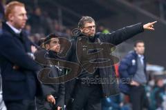 1. Bundesliga - Fußball - FC Ingolstadt 04 - VfL Wolfsburg -an der Seitenlinie rechts Co-Trainer Michael Henke (FCI) und Co-Trainer Ovid Hajou (FCI) links Cheftrainer Maik Walpurgis (FCI)