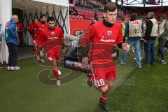 1. BL - Saison 2016/2017 - FC Ingolstadt 04 - FC Augsburg - Pascal Groß (#10 FCI) - Almog Cohen (#36 FCI) beim einlaufen zum warm machen - Foto: Meyer Jürgen