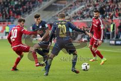 1. Bundesliga - Fußball - FC Ingolstadt 04 - RB Leipzig - Pascal Groß (10, FCI) Marcel Sabitzer (7 Leipzig) Benno Schmitz (20 Leipzig) Anthony Jung (3, FCI)