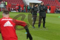 1. BL - Saison 2016/2017 - FC Ingolstadt 04 - VFL Wolfsburg - Die Mannschaft beim warm machen - Ovid Hajou (Co-Trainer FCI) links und Michael Henke (Co-Trainer FCI) rechts - Foto: Meyer Jürgen