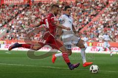 1. Bundesliga - Fußball - FC Ingolstadt 04 - TSG 1899 Hoffenheim 1:2 - zieht ab Lukas Hinterseer (16, FCI) und wird von Benjamin Hübner (TSG 21)  gestoppt