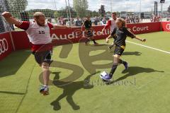 1. Bundesliga - Fußball - FC Ingolstadt 04 - FC Schalke 04 - letzter Spieltag - Audi Intelligence Court auf der Piazza Audi Sportpark