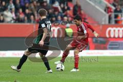 1. Bundesliga - Fußball - FC Ingolstadt 04 - FC Augsburg - Almog Cohen (36, FCI) Daniel Baier (FCA 10)