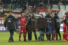 1. Bundesliga - Fußball - FC Ingolstadt 04 - RB Leipzig - Sieg 1:0 Cheftrainer Maik Walpurgis (FCI) gratuliert Jubel mit Marcel Tisserand (32, FCI)