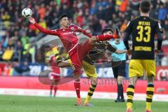 1. Bundesliga - Fußball - FC Ingolstadt 04 - Borussia Dortmund - Alfredo Morales (6, FCI)  Marc Bartra (BVB 5)